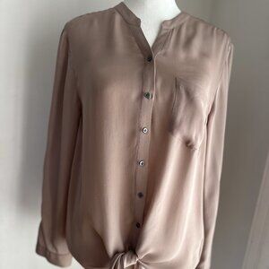 Josie blouse, button up with front bottom tie. Mauve size xs